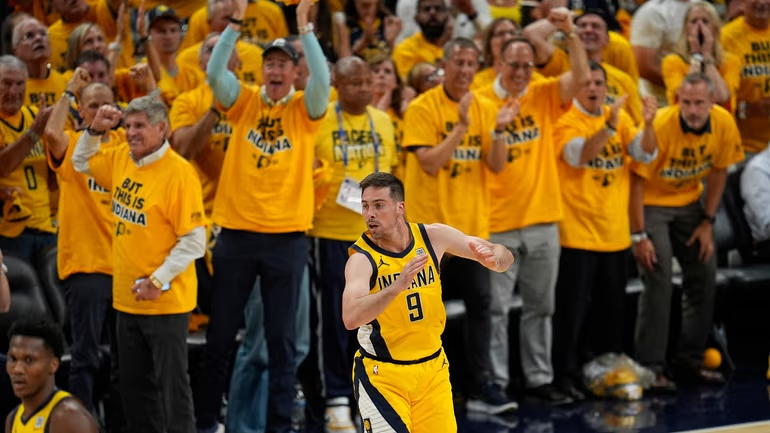 卡莱尔看哈利和內姆,正如安西看樱木和流川