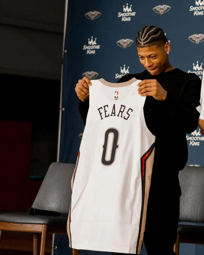 他的名字和号码加起来，就是无畏