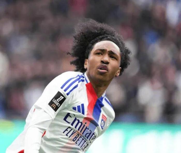 里昂为20岁比利时国脚福法纳标价6000万欧，多支英超球队有意