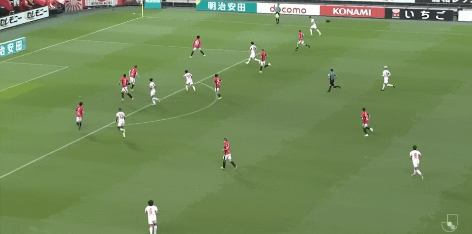 bob半岛体育平台-⚽日职联半场：福井光辉屡献扑救，浦和红钻暂0-0大阪樱花