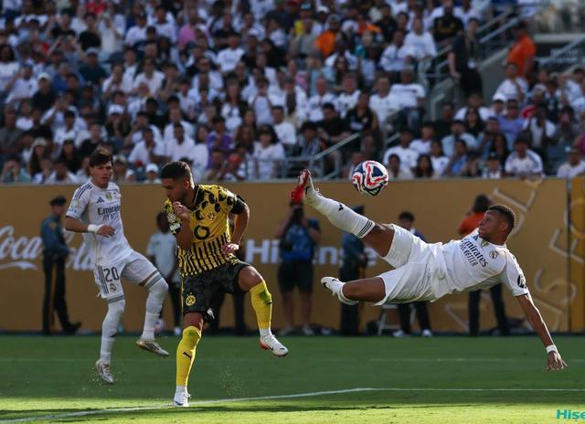 皇马进4强！43岁龙哥握拳庆祝：4次变阵 激活3人 大师级指挥