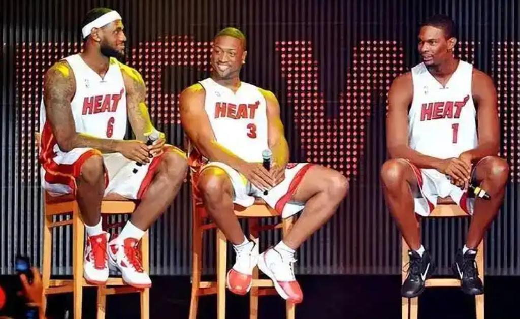 bob半岛体育平台-给自己招黑？詹姆斯：3巨头模式早就有 乔丹伯德张伯伦都是3巨头