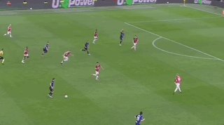 1745456934768040216.gif 从德比连胜到德比不胜,三线争冠国米真的累坏了