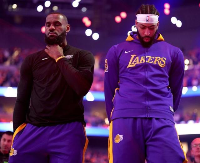 bob半岛体育官方网站-雷迪克将迎执教首秀 詹眉本周末季前赛都会登场