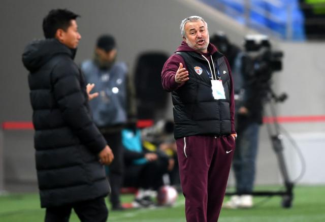 bob半岛体育平台-主帅外援自救！海牛猛冲猛打破客场0胜0进球尴尬