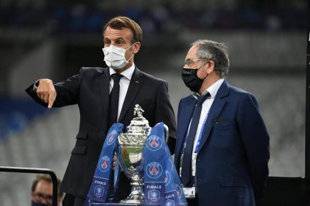 王勤伯：法国杯决赛，3万张红牌等着法国总统！