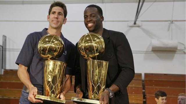 bob半岛体育平台-格林总决赛后两战迎来爆发，总经理竟是关键人物