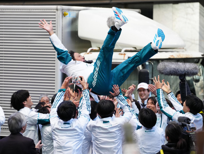 bob半岛体育官方网站-跑个步而已，他们在燃什么？|箱根|接力|奥运会|马拉松|箱根驿传_新浪体育_新浪新闻