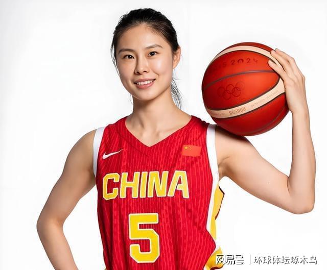 bob半岛体育官网-王思雨21分3篮板 中国女篮74-69击败巴西 刘禹彤12分