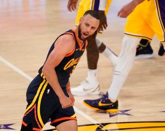 bob半岛体育官网-科尔用成功定义勇士赛季 库里：我们明年卷土重来